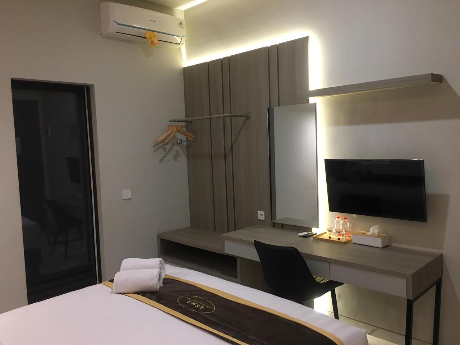 Esma Family Guesthouse Malang Ngoại thất bức ảnh